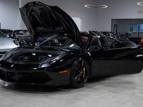 Used 2018 Ferrari 488 Spider image 37