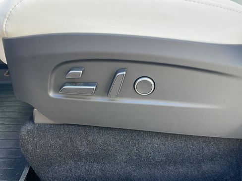 Used 2026 Tesla Model Y Performance AWD/4WD image 17
