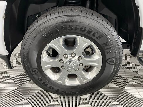 Used 2024 RAM 2500 Big Horn w/ Sport Appearance Package image 7