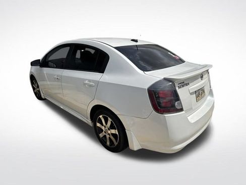 Used 2012 Nissan Sentra 2.0 SR w/ Special Edition Pkg FWD image 3