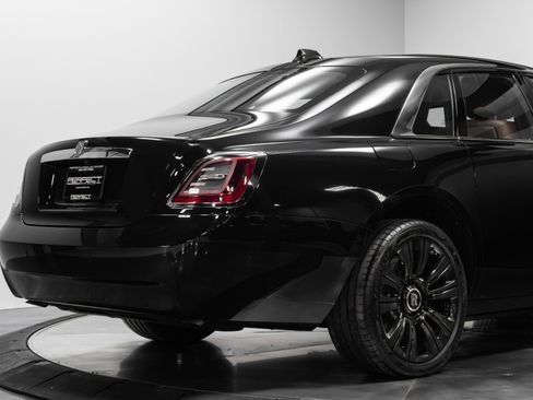 Used 2022 Rolls-Royce Ghost image 17