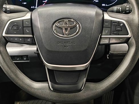 Used 2021 Toyota Sienna LE FWD image 5