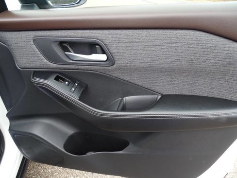 Used 2021 Nissan Rogue SV image 46