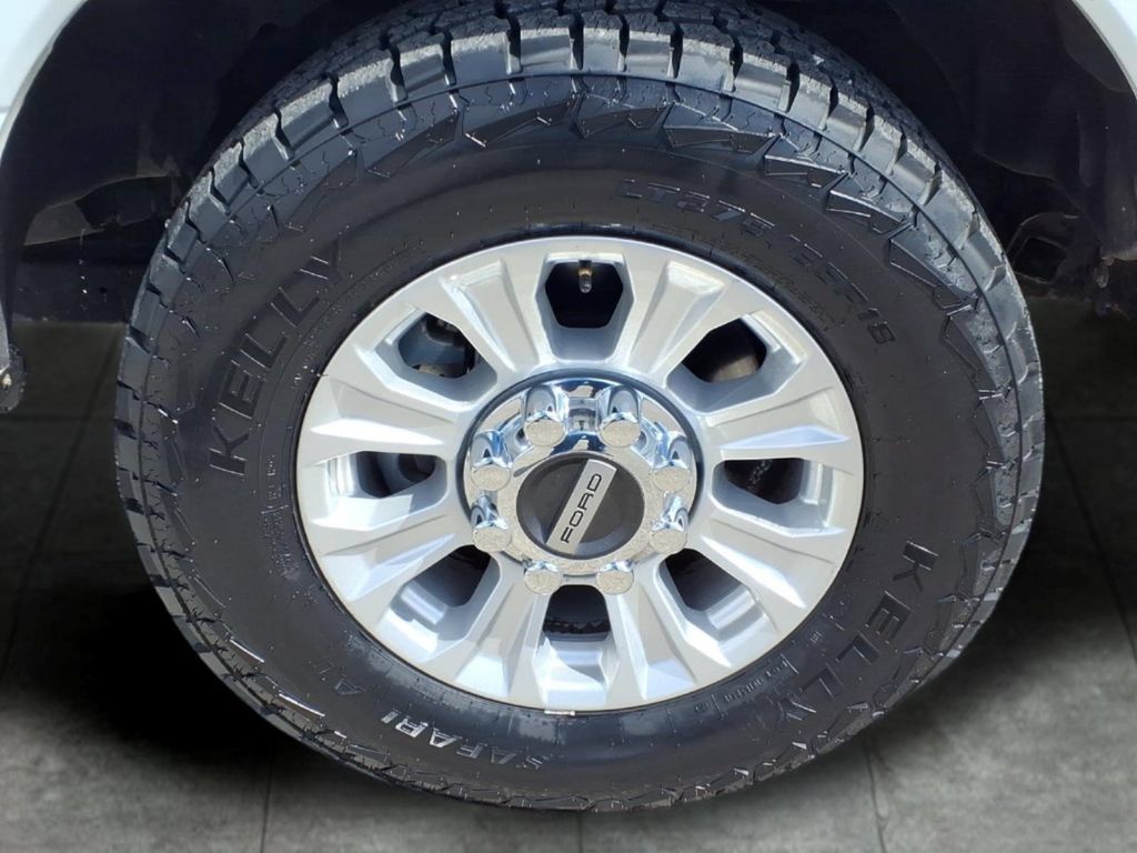 Used 2021 Ford F350 XLT w/ XLT Value Package RWD image 2