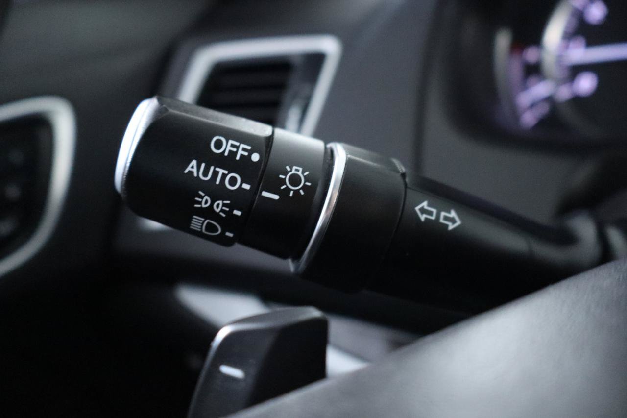Used 2020 Acura TLX FWD image 25