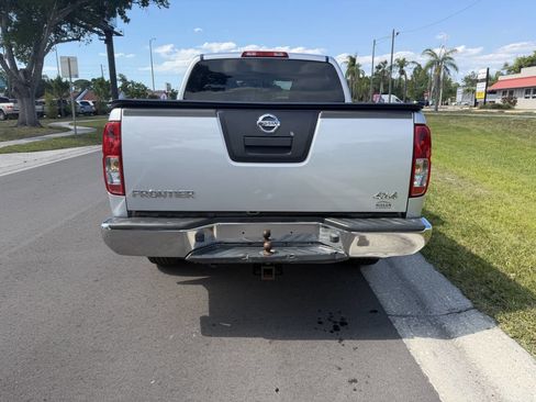 Used 2011 Nissan Frontier S AWD/4WD image 4