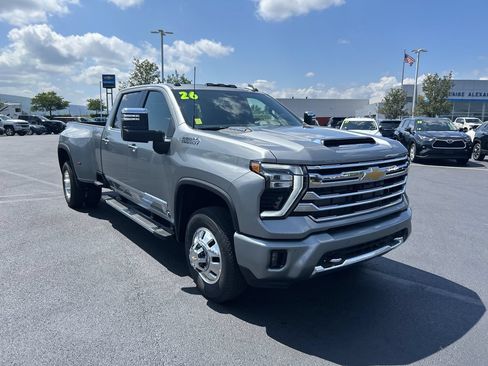 New 2026 Chevrolet Silverado 3500 High Country w/ Technology Package AWD/4WD image 1