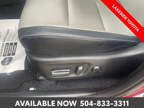 Used 2018 Toyota RAV4 Limited w/ Advanced Technology Package FWD image 26