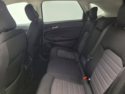 Used 2020 Ford Edge SE FWD image 18