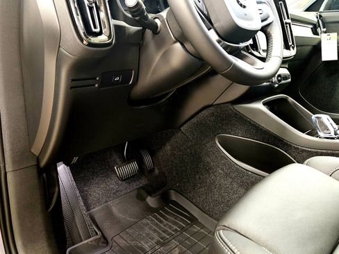 New 2026 Volvo XC40 B5 Plus w/ Climate Package image 43