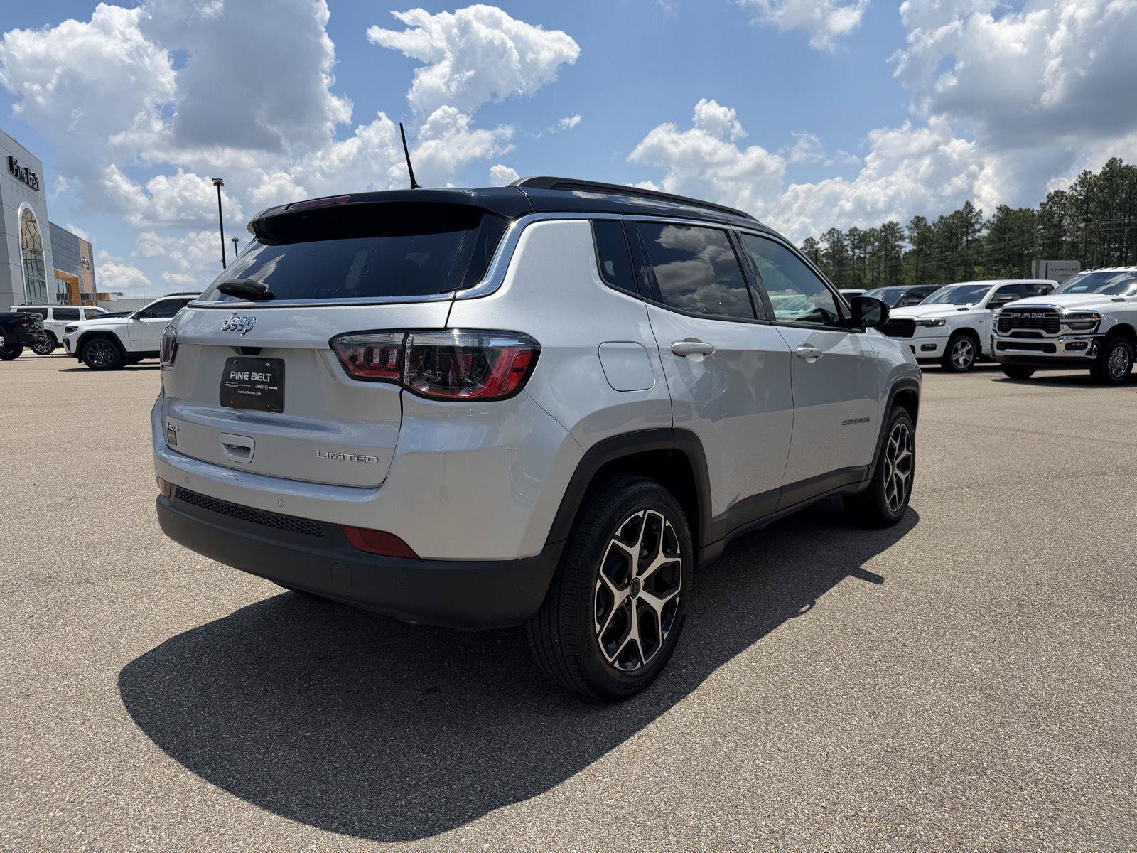 Certified 2025 Jeep Compass Limited AWD/4WD image 6