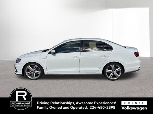 Used 2017 Volkswagen Jetta GLI FWD image 5
