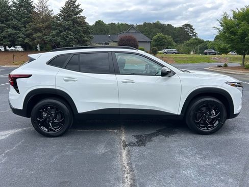 New 2026 Chevrolet Trax LT w/ Driver Confidence Package FWD image 20