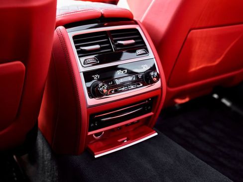 Used 2022 BMW M760i xDrive w/ Luxury Rear Seating Package AWD/4WD image 59