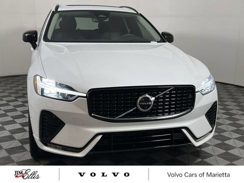 Used 2023 Volvo XC60 B5 Ultimate w/ Climate Package image 4