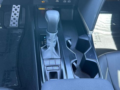 Used 2025 Toyota Camry SE w/ Convenience Package image 20