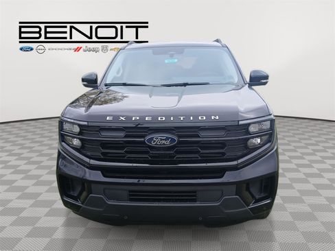New 2026 Ford Expedition Active image 2