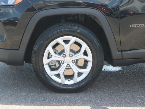 Used 2024 Jeep Compass Sport AWD/4WD image 19