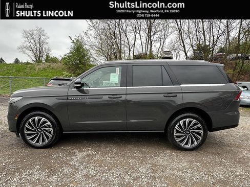 New 2025 Lincoln Navigator Black Label AWD/4WD image 2