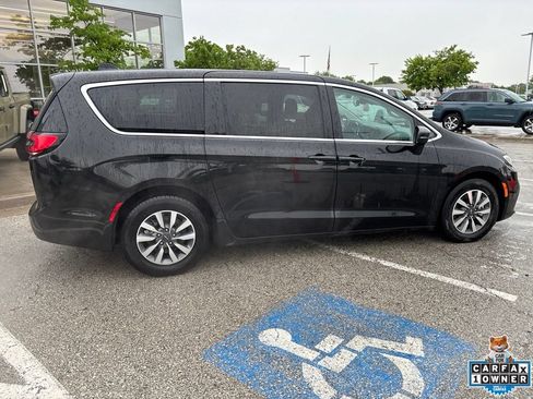 Used 2023 Chrysler Pacifica Touring-L FWD image 27