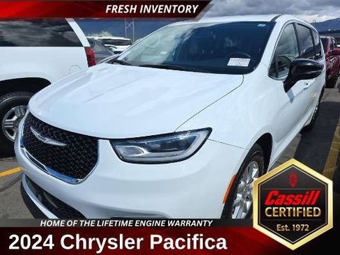 Used 2024 Chrysler Pacifica Touring-L image 1