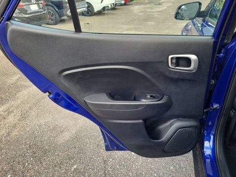 Used 2020 Hyundai Venue SE FWD image 14