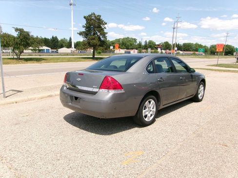Used 2008 Chevrolet Impala LT FWD image 4