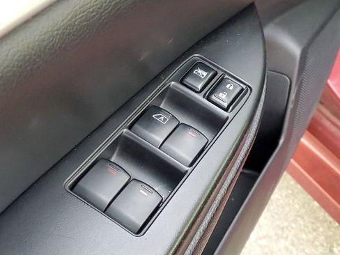 Used 2010 Subaru Legacy 2.5i Premium AWD/4WD image 8
