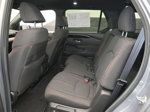 Used 2025 Honda Pilot Sport image 13