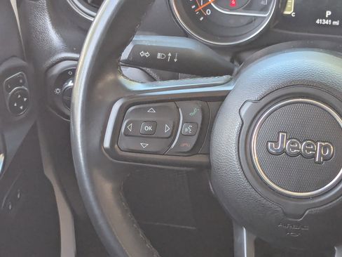 Used 2022 Jeep Gladiator Sport image 18