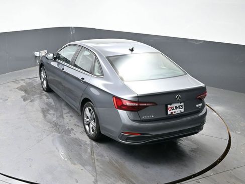 Used 2024 Volkswagen Jetta SE image 48