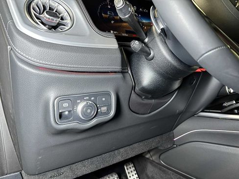 Used 2025 Mercedes-Benz G 550 image 27