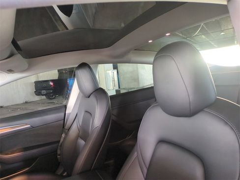 Used 2022 Tesla Model 3 Long Range image 22