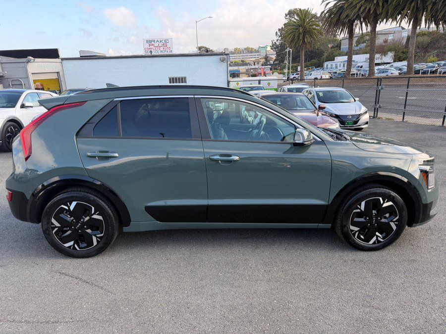 Used 2023 Kia Niro Wave FWD image 4