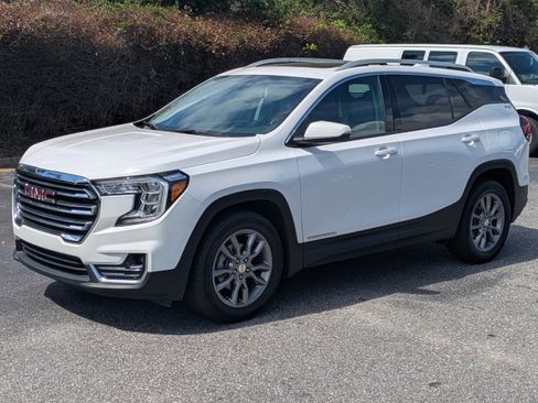 Used 2022 GMC Terrain SLT w/ Infotainment Package II image 8