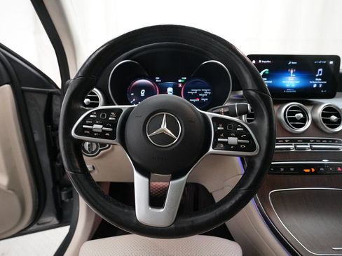 Used 2021 Mercedes-Benz GLC 300 4MATIC image 4