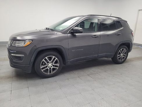 Used 2017 Jeep Compass Latitude w/ Safe & Security Group FWD image 2