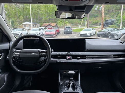 Used 2025 Kia K4 LXS FWD image 33