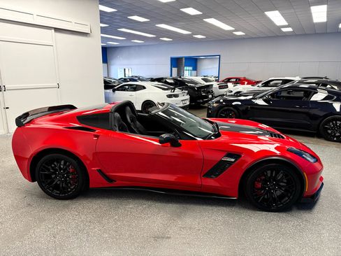 Used 2016 Chevrolet Corvette Z06 w/ 3LZ Preferred Equipment Group image 9