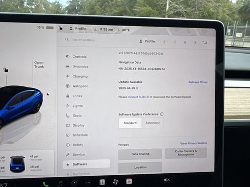 Used 2023 Tesla Model 3 Standard Range image 19