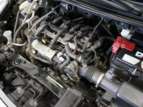 Used 2021 Nissan Versa SV image 42