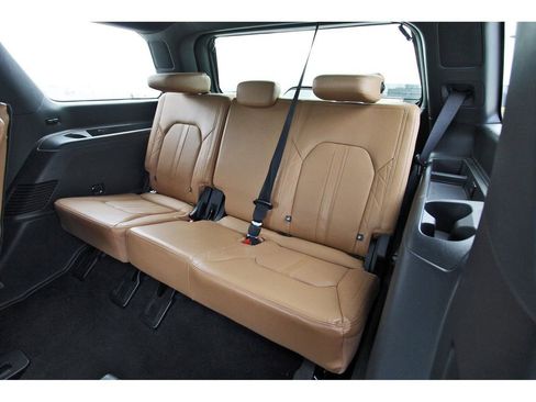 Used 2022 Ford Expedition Platinum image 13