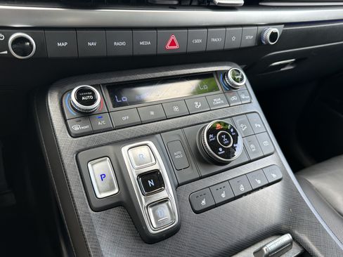 Used 2024 Hyundai Palisade Limited AWD/4WD image 7