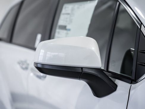 New 2026 Toyota Sienna XLE image 16