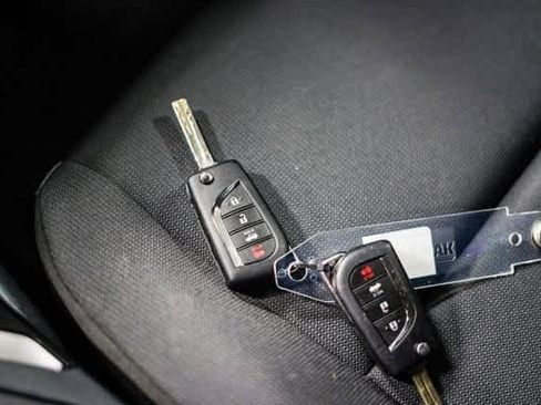 Certified 2023 Toyota Corolla LE image 31