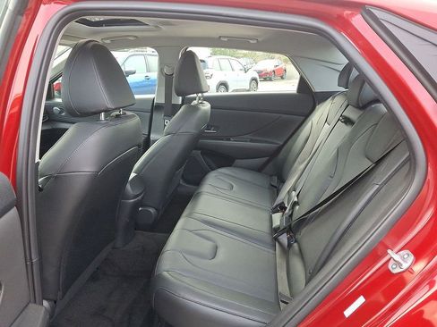 Used 2023 Hyundai Elantra Limited image 20