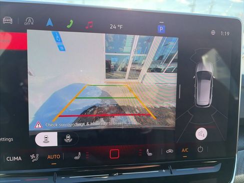 Certified 2025 Volkswagen GTI SE image 16