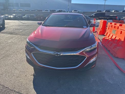 Used 2022 Chevrolet Malibu RS image 2