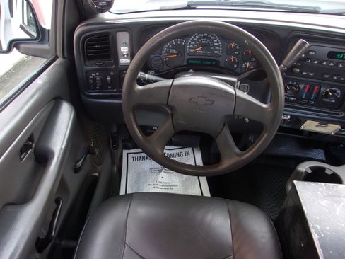 Used 2007 Chevrolet Silverado 1500 W/T w/ Light Duty Power Package image 18