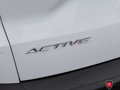 Used 2025 Ford Escape Active AWD/4WD image 37